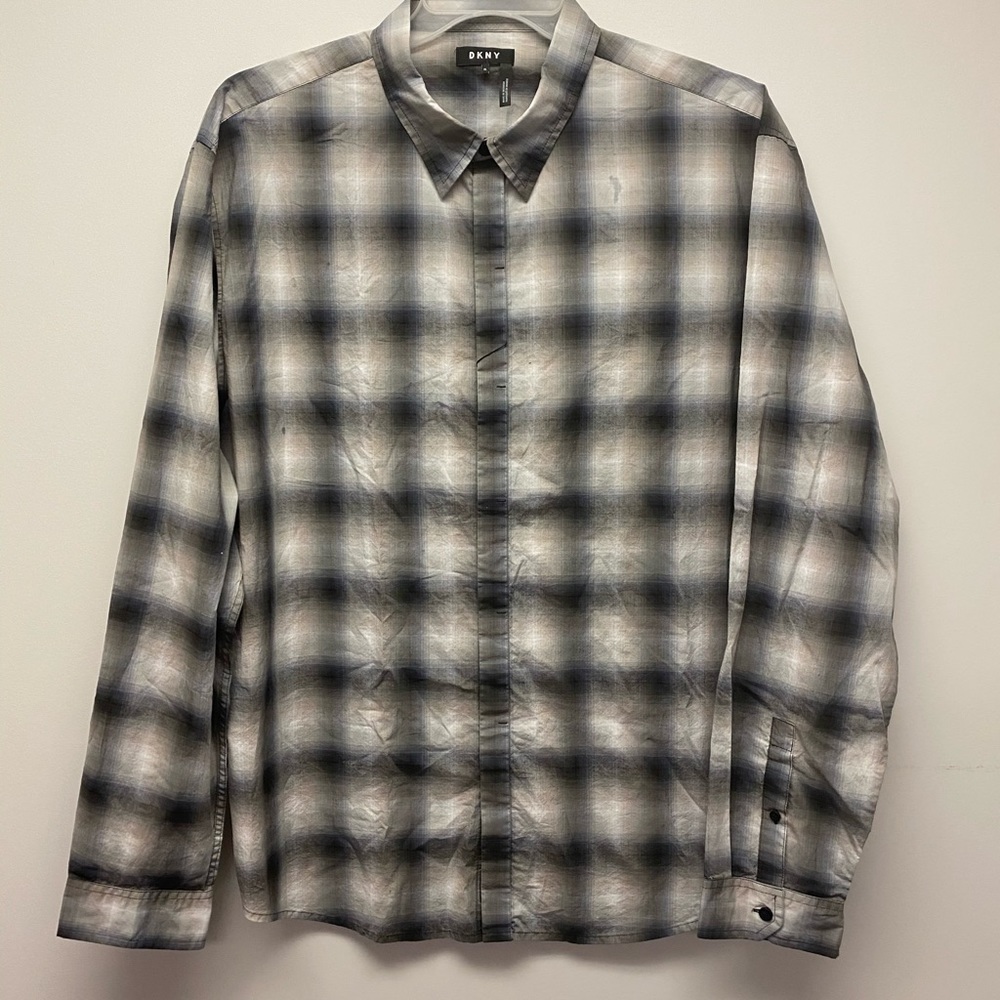 🏙DKNY🏙Long Sleeved Button up Shirt